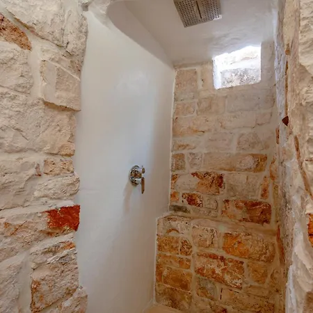 Augusta Trulli פולינאנו א מארה