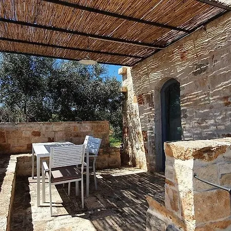 אתר נופש Augusta Trulli פולינאנו א מארה