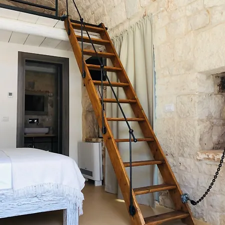 Augusta Trulli פולינאנו א מארה